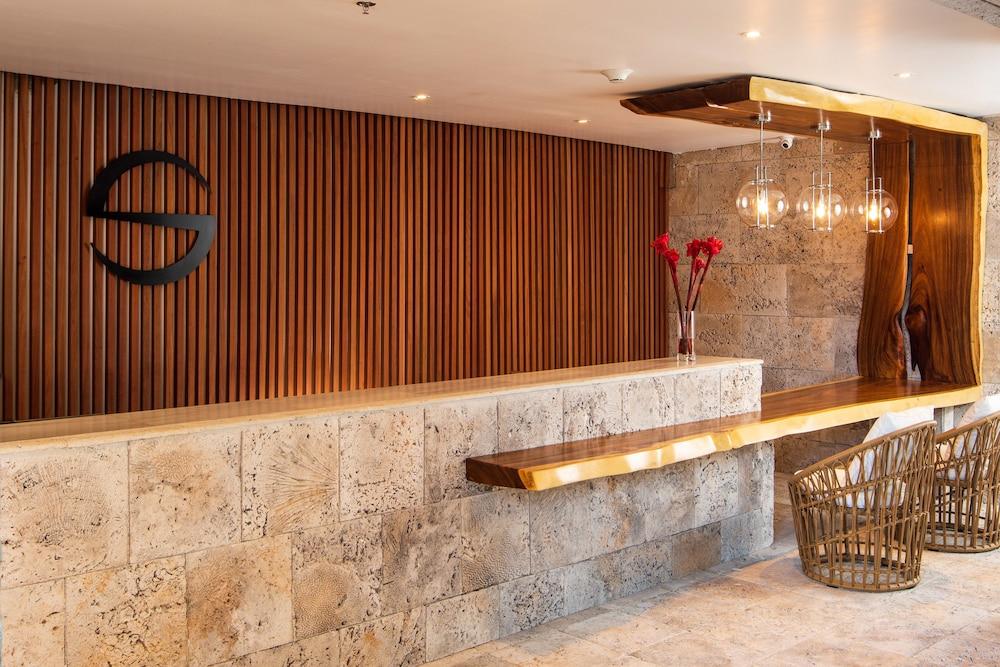 S Hotel Montego Bay - Luxury Boutique All-Inclusive Hotel Exterior foto The lobby of the hotel