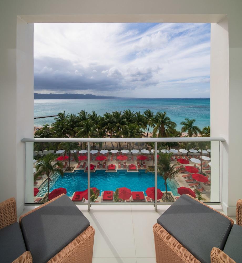S Hotel Montego Bay - Luxury Boutique All-Inclusive Hotel Exterior foto View from a balcony at the Hard Rock Hotel