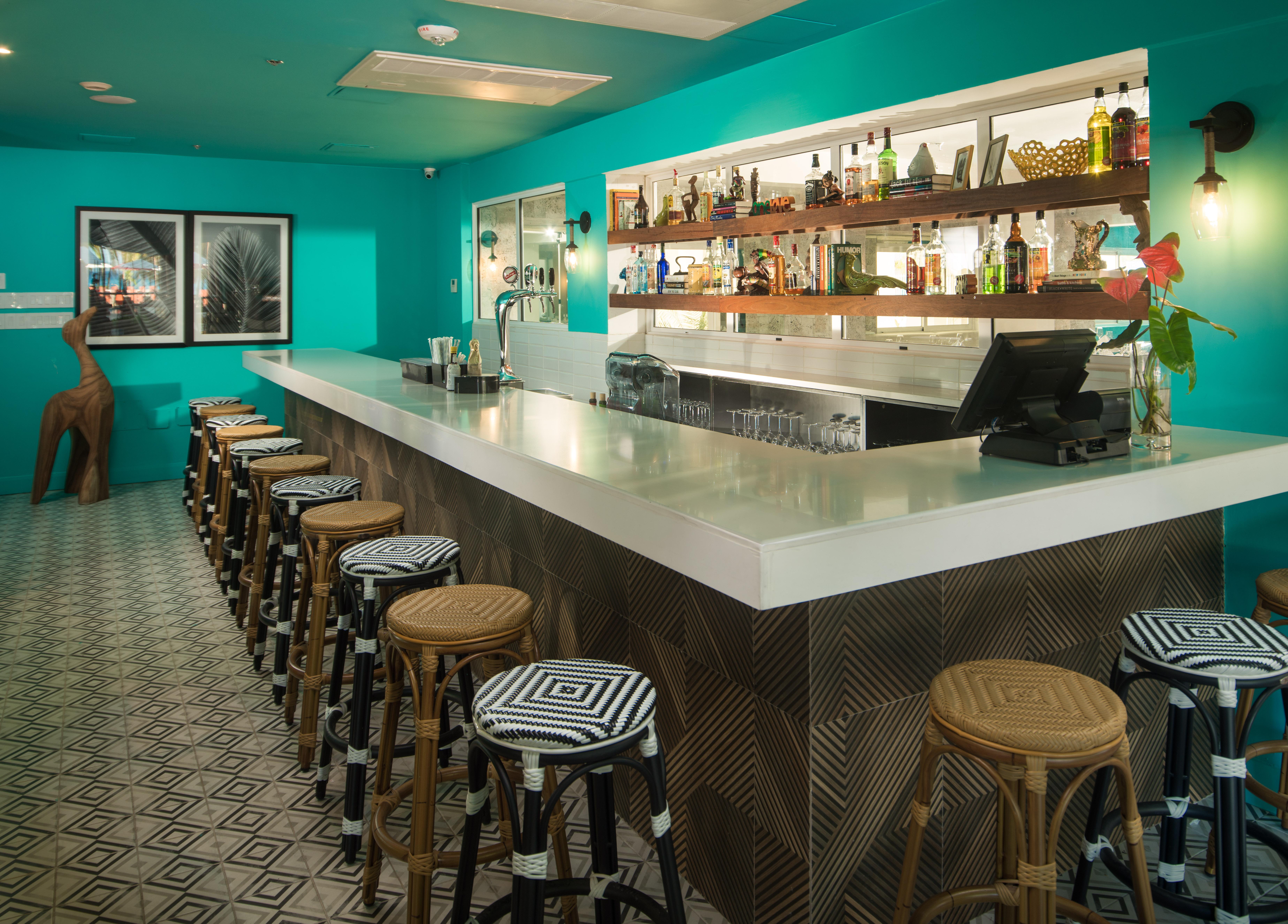 S Hotel Montego Bay - Luxury Boutique All-Inclusive Hotel Exterior foto The bar at the Standard East Village