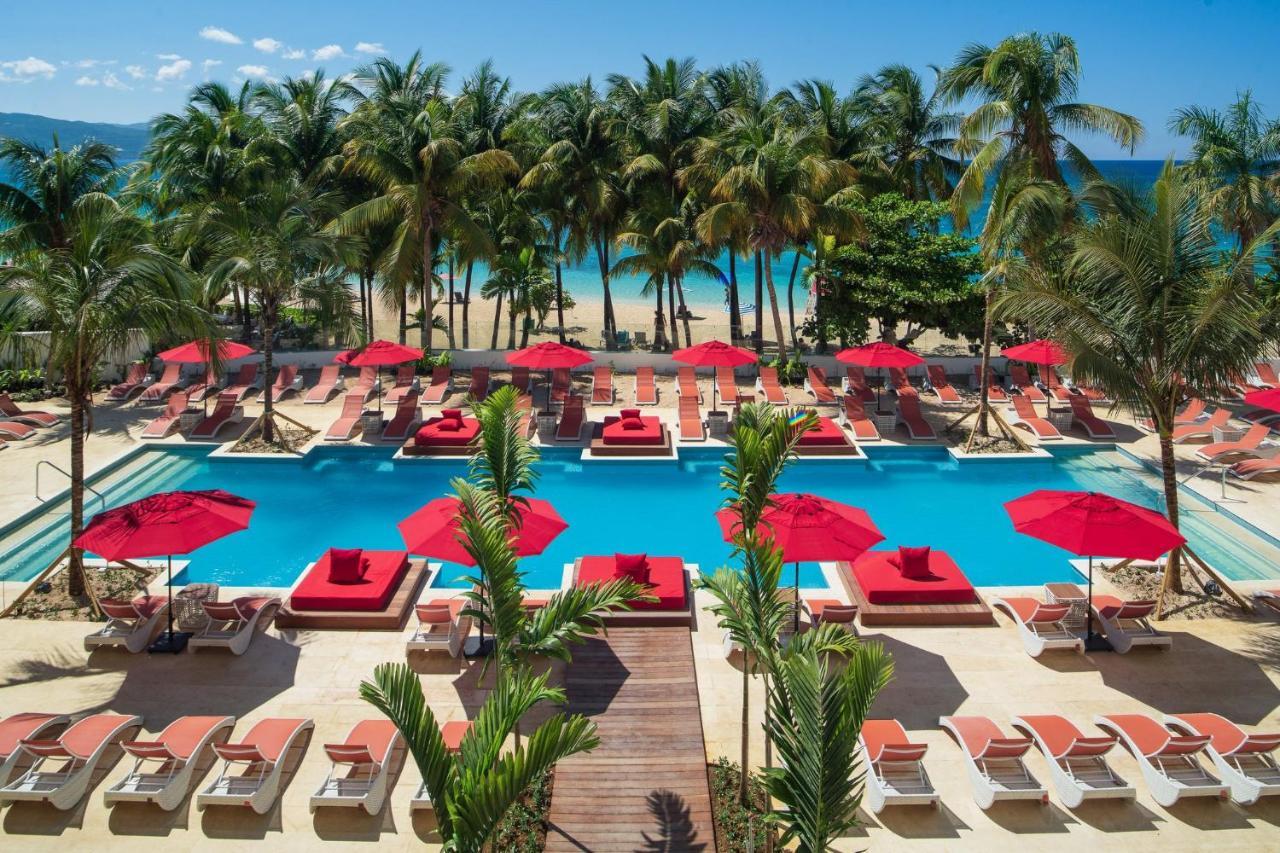 S Hotel Montego Bay - Luxury Boutique All-Inclusive Hotel Exterior foto The pool at Sandals South Coast