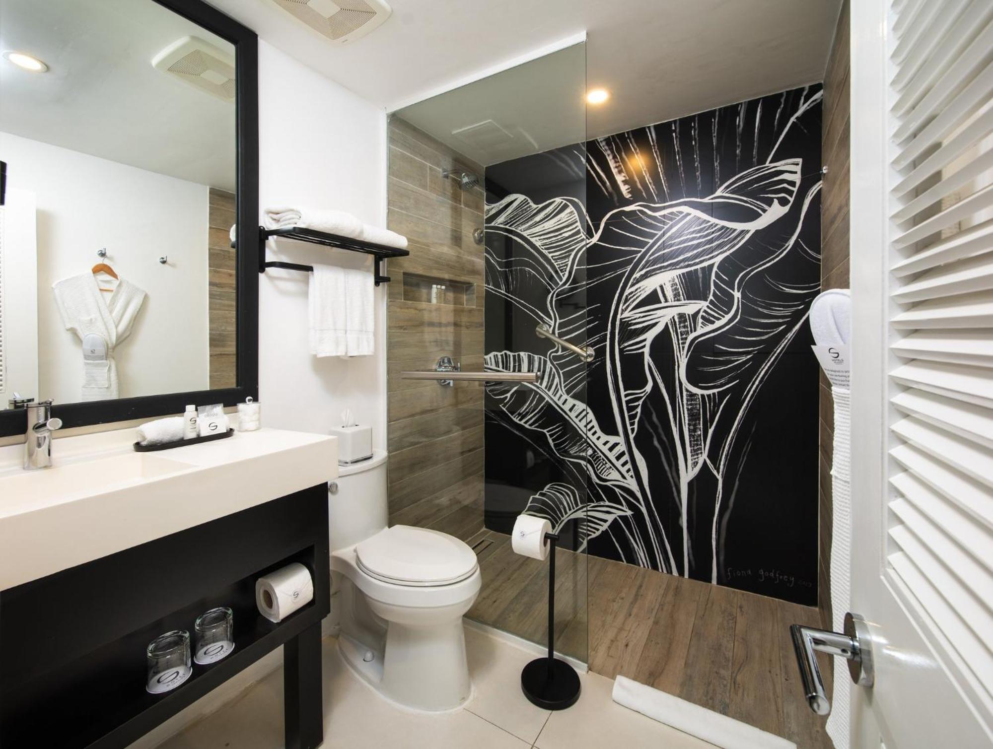 S Hotel Montego Bay - Luxury Boutique All-Inclusive Hotel Exterior foto Bathroom