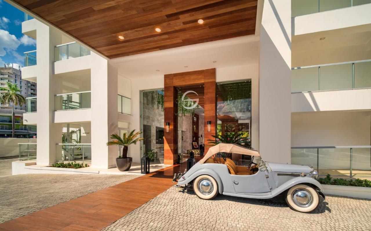 S Hotel Montego Bay - Luxury Boutique All-Inclusive Hotel Exterior foto Entrance to the hotel